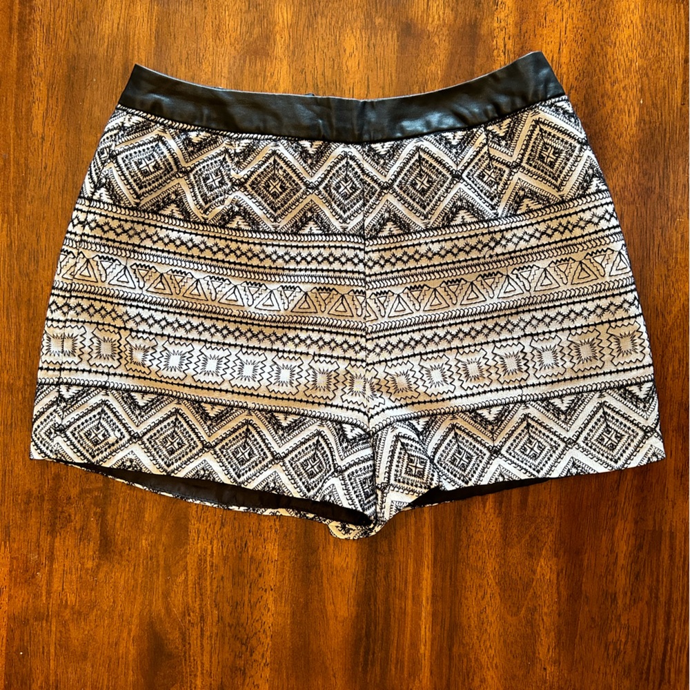 Astr high waisted shorts size S